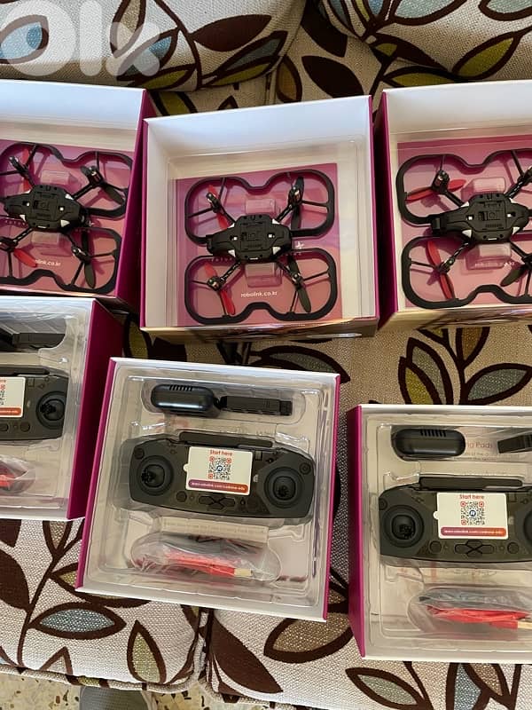 5x CoDrone EDU with Arena and balls 7