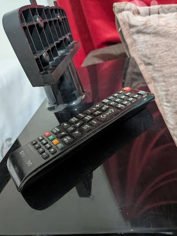 Samsung 32" LED TV Excellent Condition 2