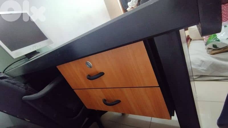 مكتب خشب زان مع كرسي 0