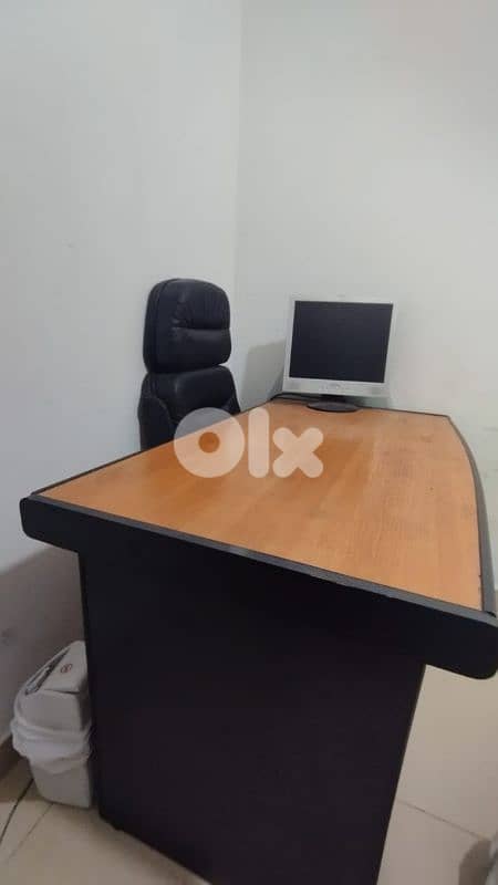 مكتب خشب زان مع كرسي 1