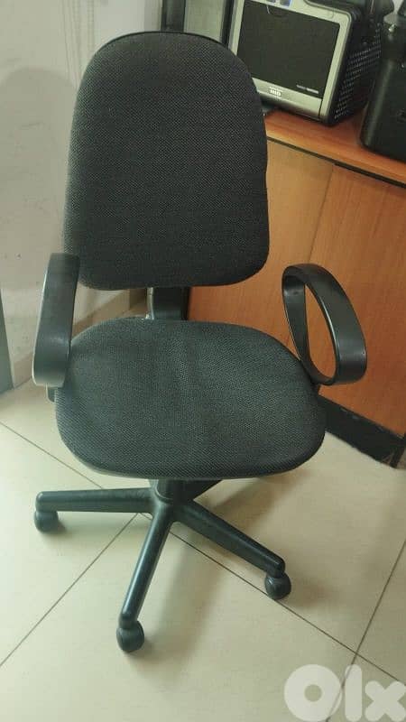 مكتب خشب زان مع كرسي 2