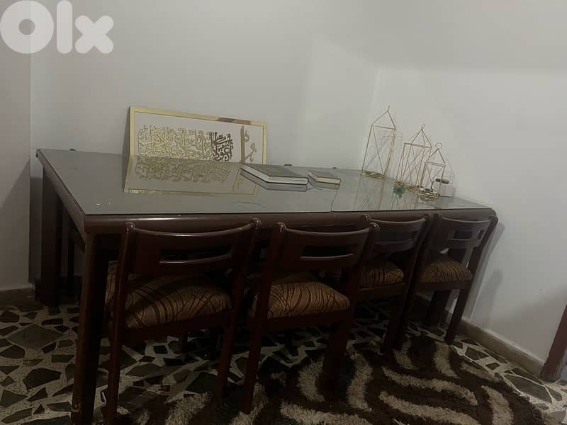 للبيع: طاولة سفرة راقية مع 8  كراسي + زجاج حماية 1