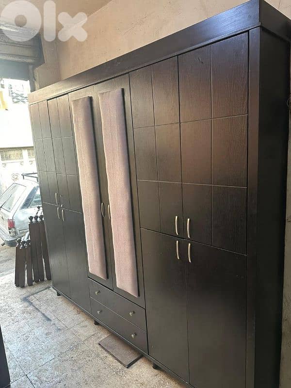 اوضة نوم شغل توصاية عشر درف مع فرشة اسفنج كتير مرتبة ونظيفة 0