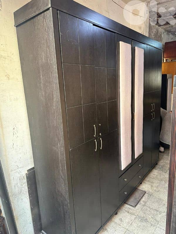 اوضة نوم شغل توصاية عشر درف مع فرشة اسفنج كتير مرتبة ونظيفة 1