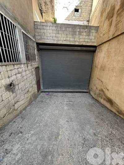 5M HEIGHT WAREHOUSE FOR RENT ON HADATH-BAABDA MAIN ROAD, (BAR-255)