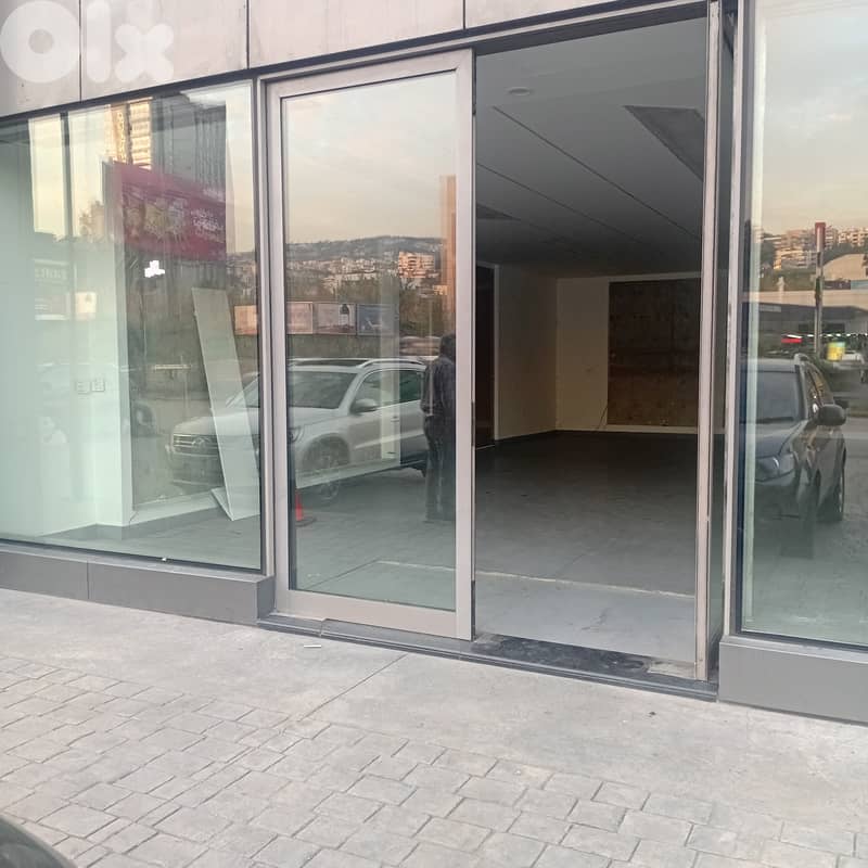 Show Room For Rent in Dbaye 7500$\months  صالة عرض للإيجار في ضبية 0