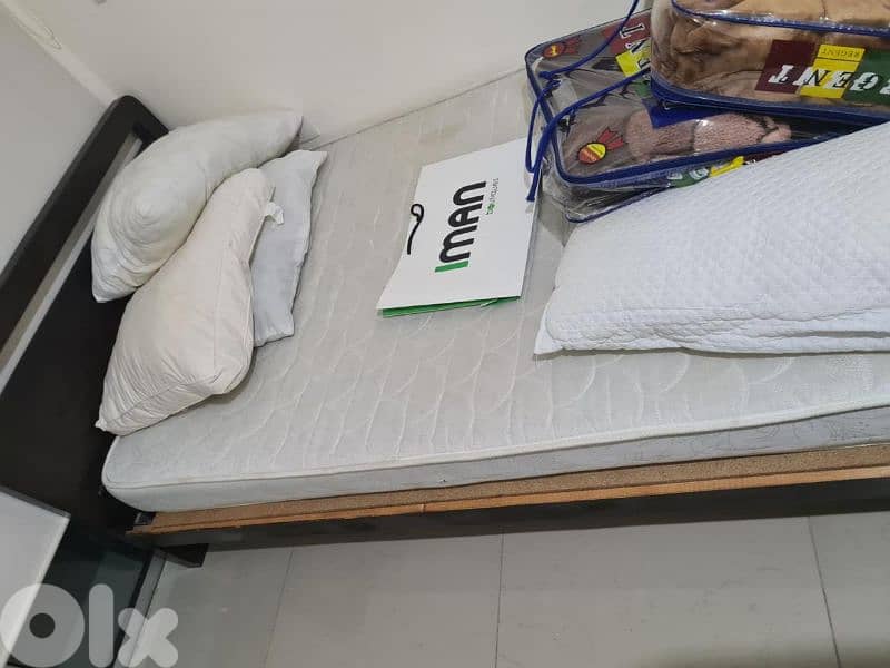 تخت عدد ٢. خزانة 2