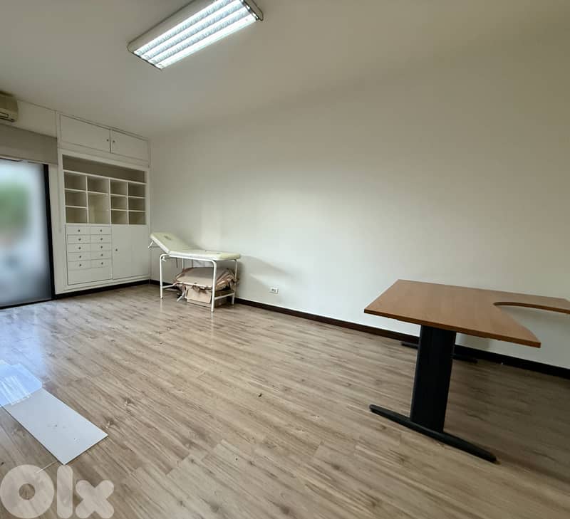 Office / Clinic for Rent in Achrafieh – Sassine مكتب/عيادة للإيجار في 0