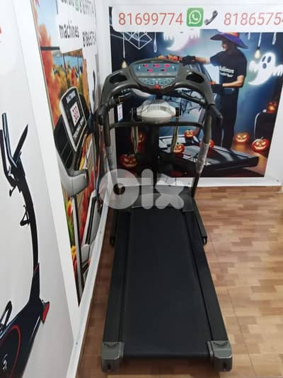 treadmill sports  2,5hp motor, vibration message,