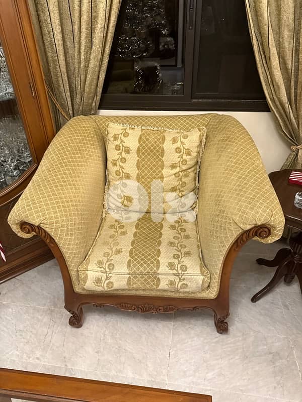 Salon wood engraved 1