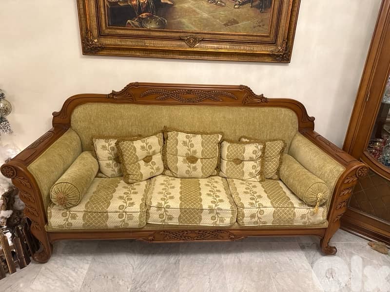 Salon wood engraved 3