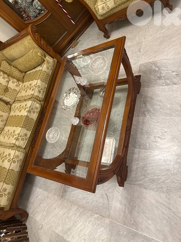 Salon wood engraved 4