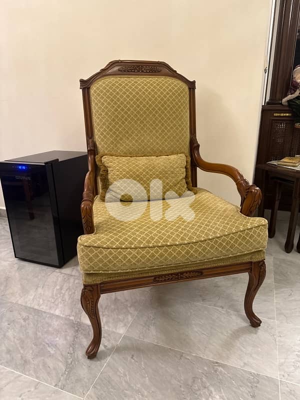 Salon wood engraved 5