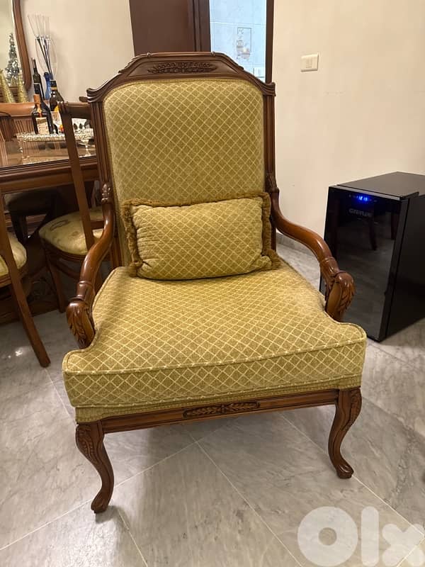 Salon wood engraved 6