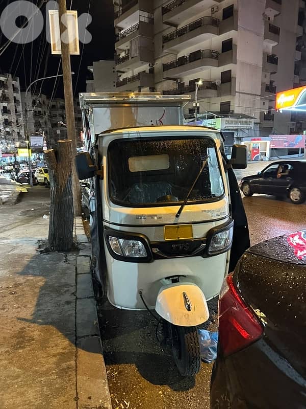 توك توك مجهّز للمشاريع جديد ممشى  صفر 400km– كابين ستانلس + واجهة زجاج 1