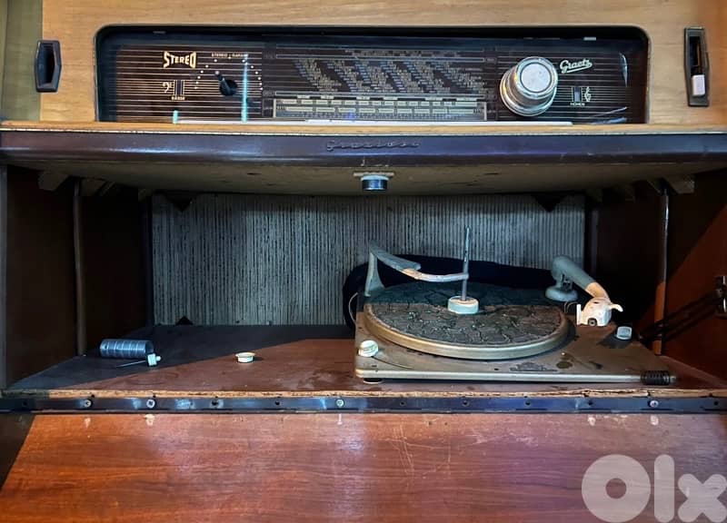 vintage vinyl record player. 160$ 3