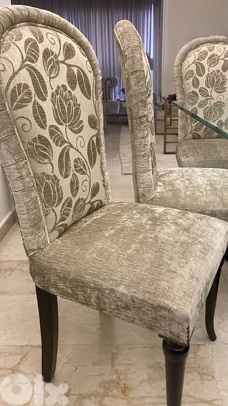 10 Dining table chairs 0