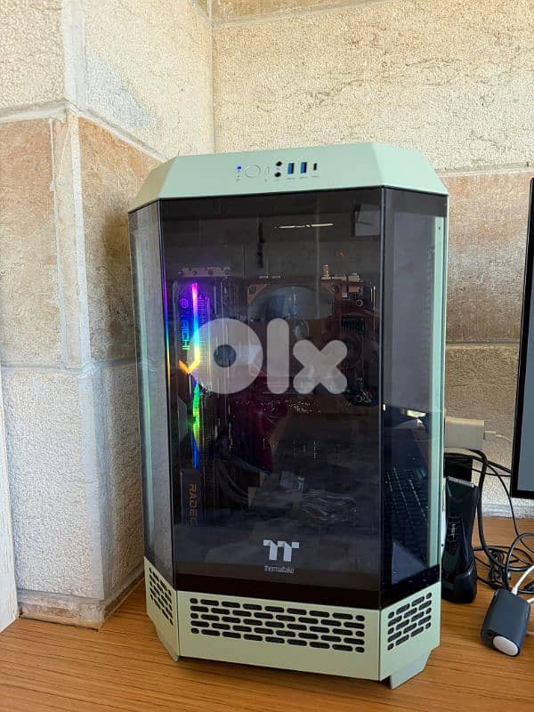 480HZ 32inch AMD ryzen 9 7945H X3D Gaming Pc 1