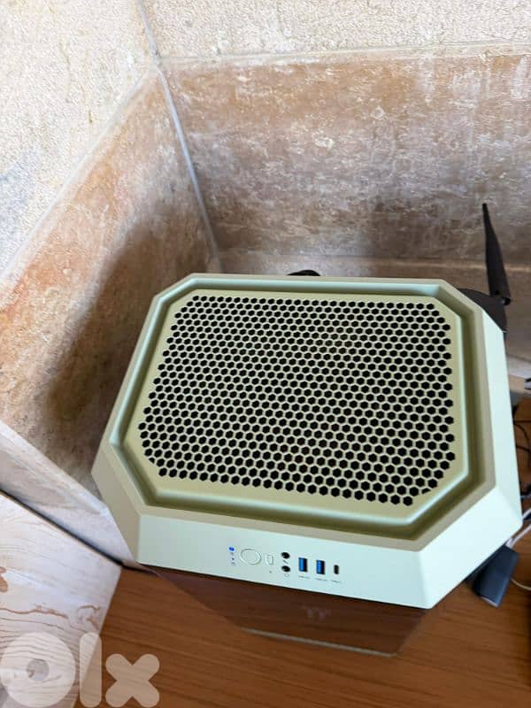 480HZ 32inch AMD ryzen 9 7945H X3D Gaming Pc 2