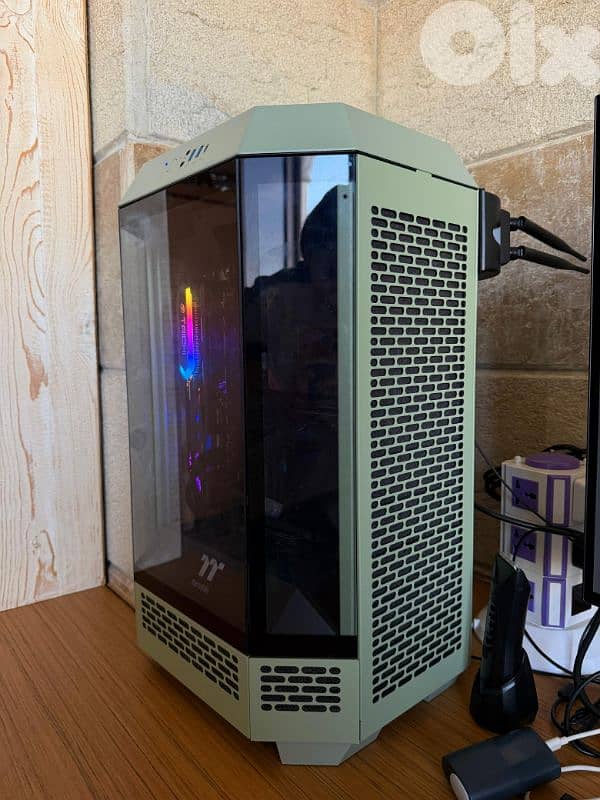 480HZ 32inch AMD ryzen 9 7945H X3D Gaming Pc 3