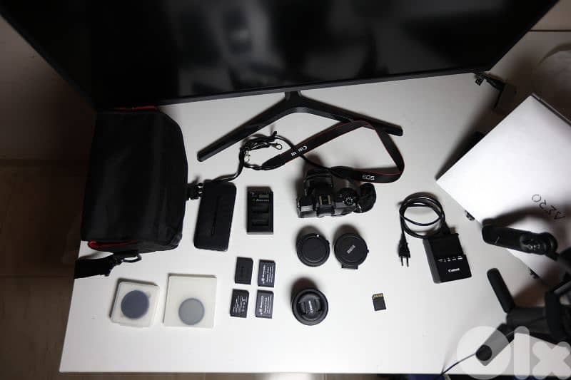 EOS M50 - EF ADAPTER - EF SPEEDBOOSTER - 4 BATTERIES - ORIGINAL BAG mo 2