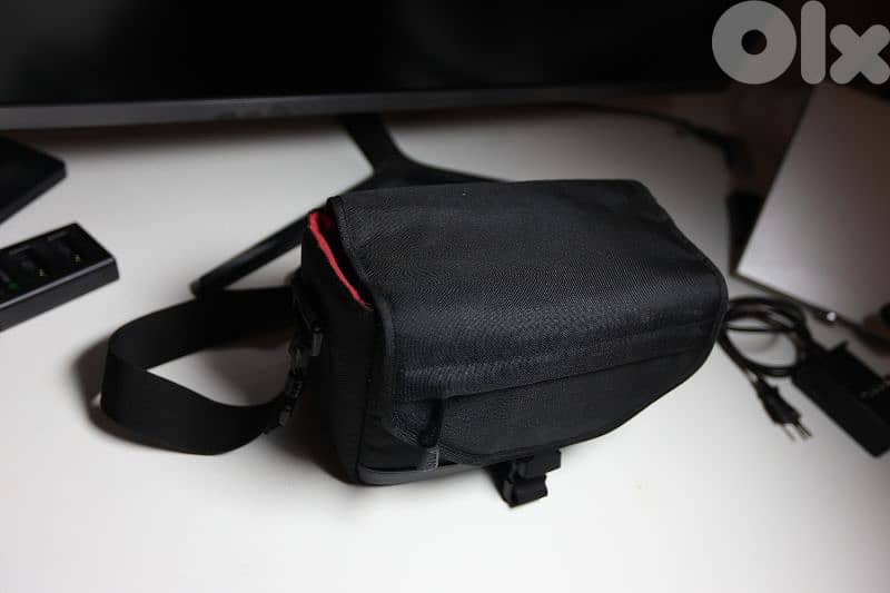 EOS M50 - EF ADAPTER - EF SPEEDBOOSTER - 4 BATTERIES - ORIGINAL BAG mo 16