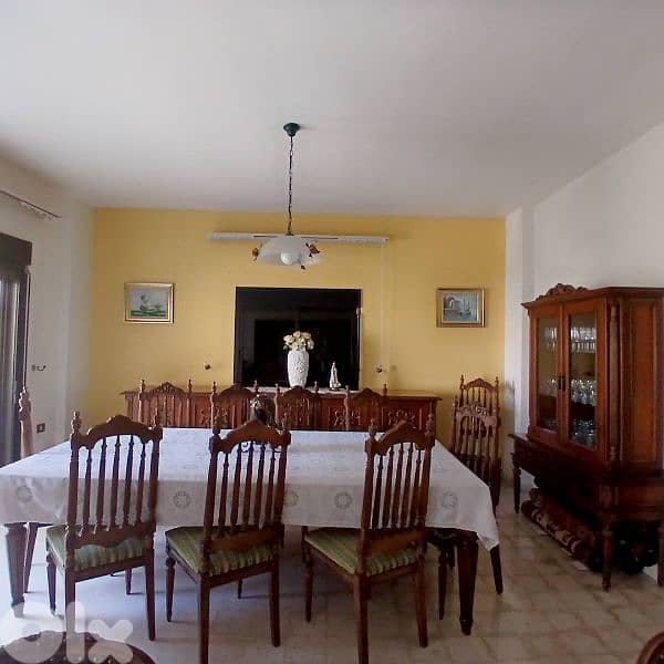dining room 0