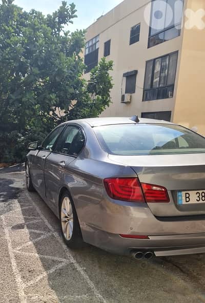 BMW 5-Series 2011