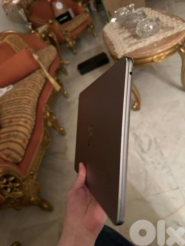 Macbook air m2 same as new 8