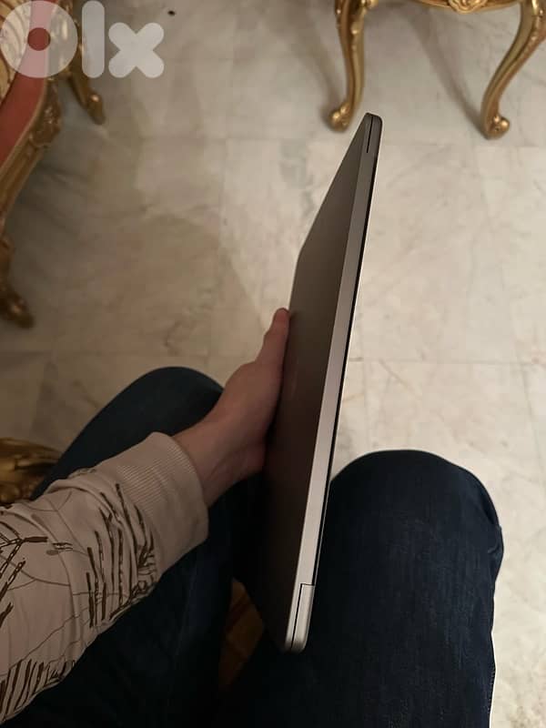 Macbook air m2 same as new 9