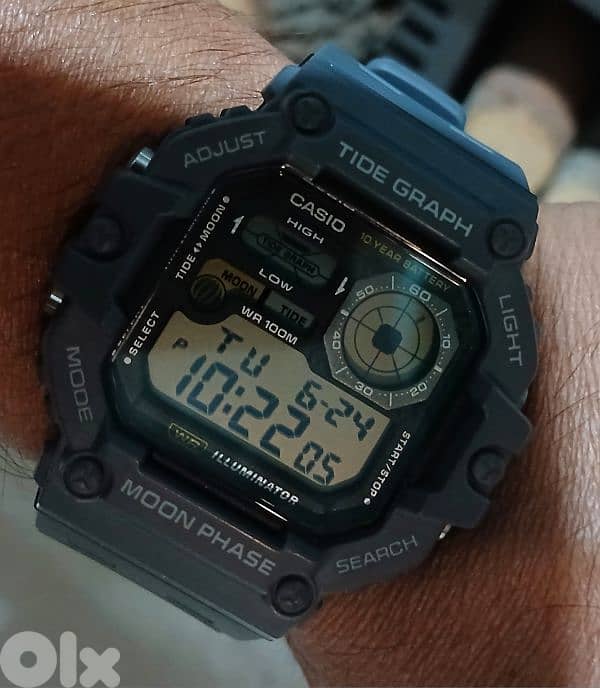 OriginaL casio Moon watch + warranty card  ساعة اصلية مستعملة مع كفالة 1