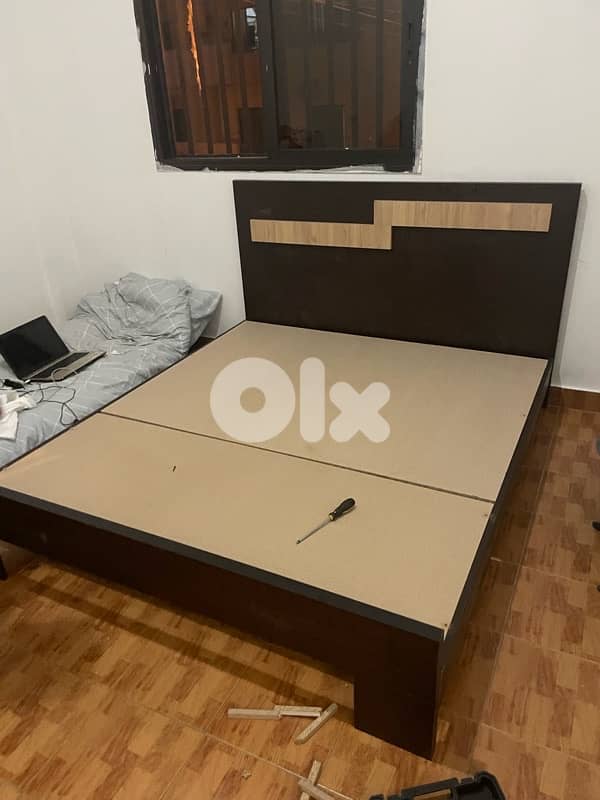 تخت مجوز جديدة من المعمل بافضل الاسعار 0