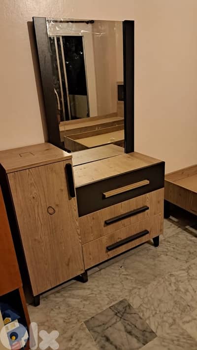 شفنيرة مع مراية جديدة من المعمل بافضل الاسعار