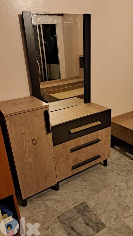 شفنيرة مع مراية جديدة من المعمل بافضل الاسعار 0