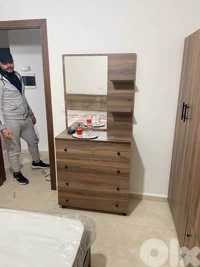 شفنيرة مع مراية جديدة من المعمل بافضل الاسعار