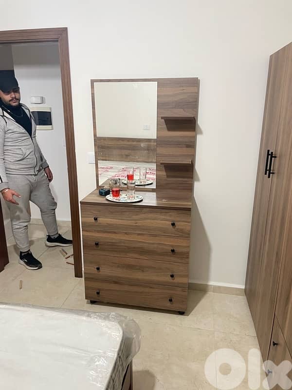 شفنيرة مع مراية جديدة من المعمل بافضل الاسعار 0