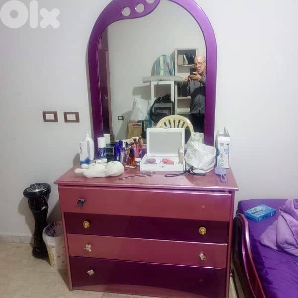 غرفة نوم كاملة للبيع بدون فرش 1