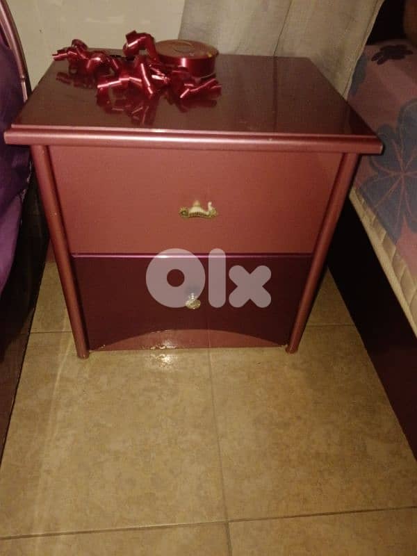 غرفة نوم كاملة للبيع بدون فرش 3