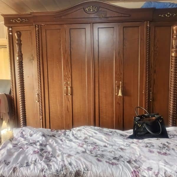 غرفة نوم كاملة للبيع بدون فرش 3