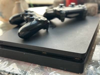 PS4 slim 1tb SSD & 5 games