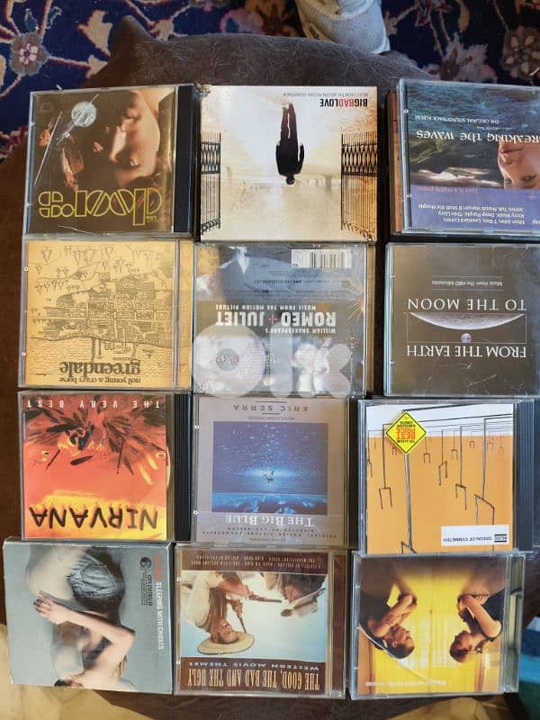 85 original cd's,music,with original vintage bag 1