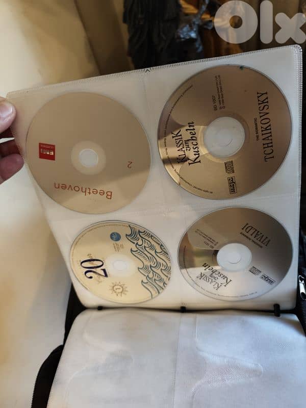 85 original cd's,music,with original vintage bag 6