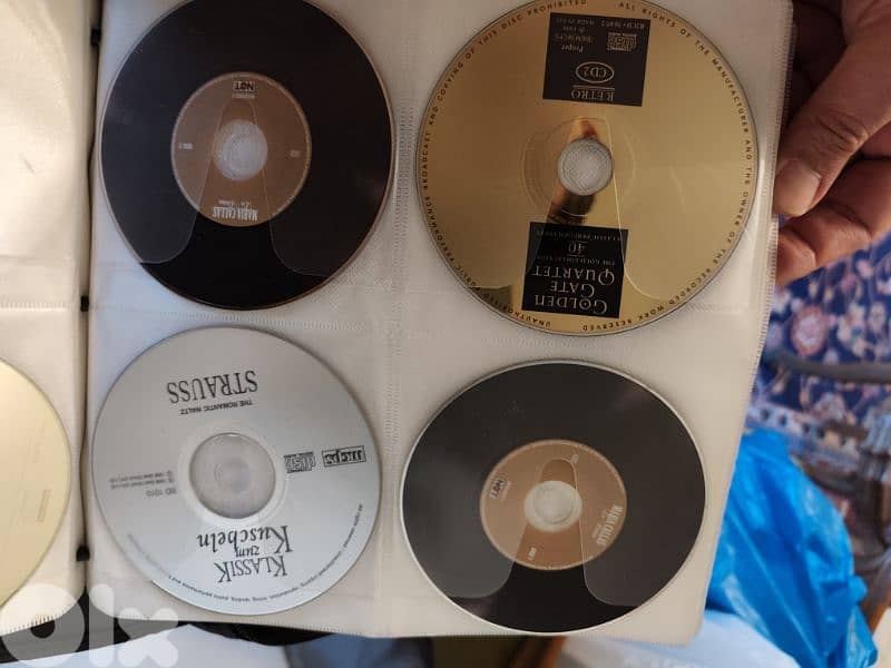 85 original cd's,music,with original vintage bag 9