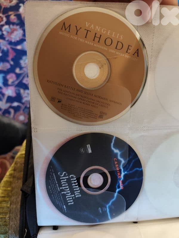 85 original cd's,music,with original vintage bag 11