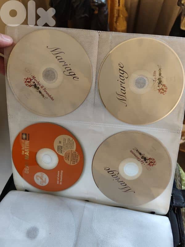 85 original cd's,music,with original vintage bag 14