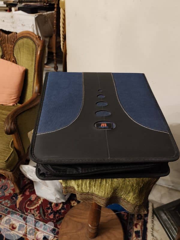 85 original cd's,music,with original vintage bag 17