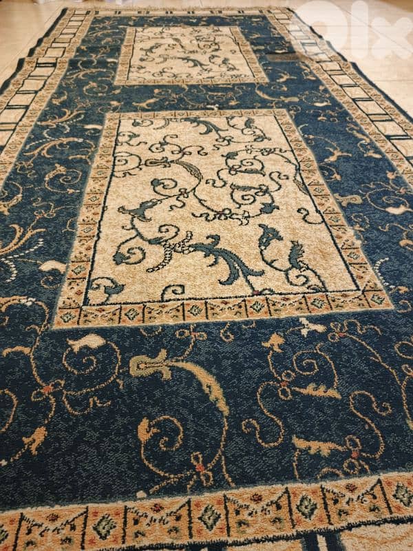 سجادة لون ازرق 2