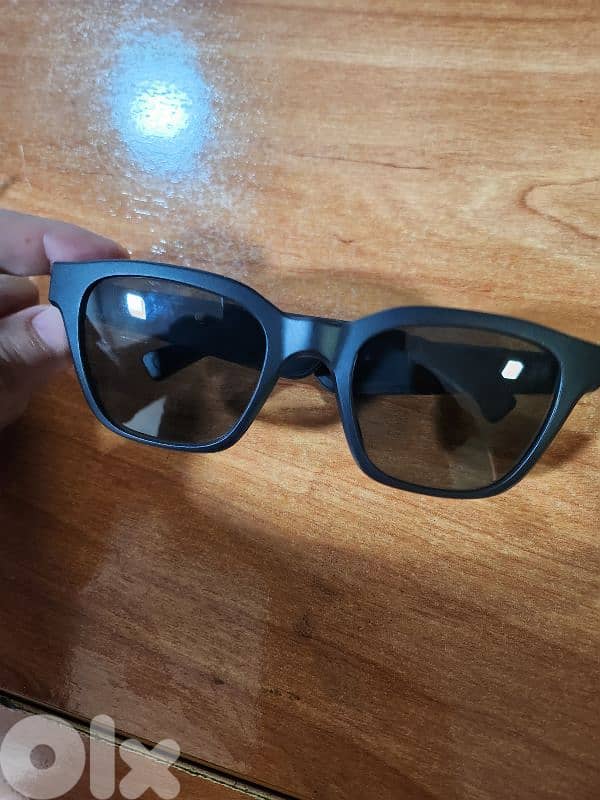 Rayban sunglasses with built in bose speakers 1