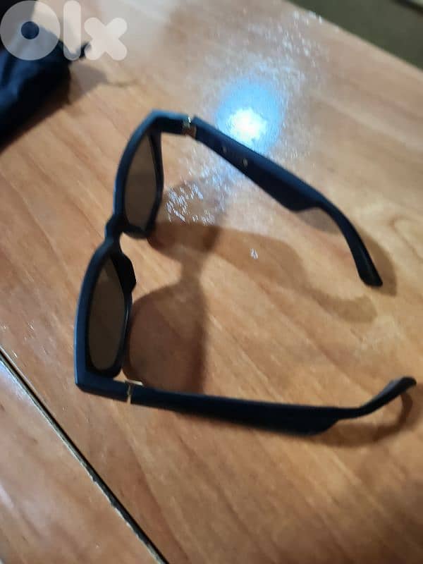 Rayban sunglasses with built in bose speakers 2