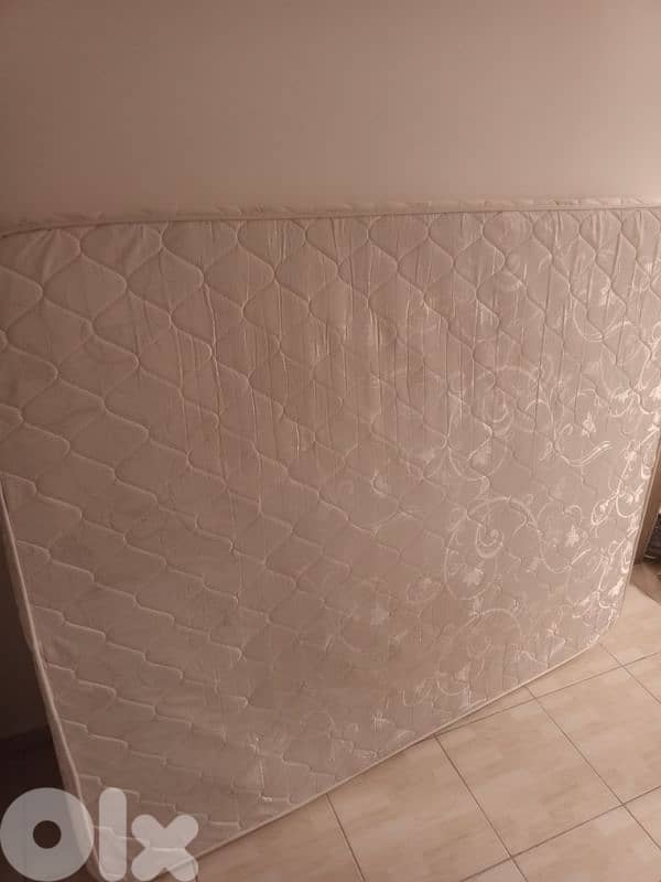 mattress like new 1
